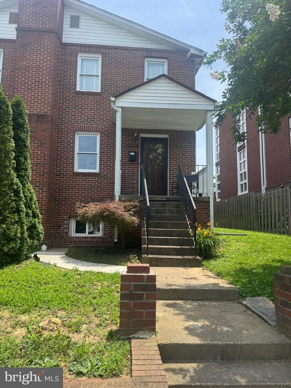 property at 107 E Reed Ave