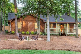 550 N College St in Auburn, AL - Building Photo