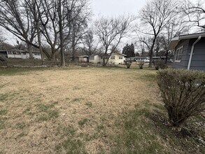 9000 Clarion Dr in Jennings, MO - Building Photo - Building Photo