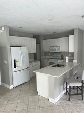 9825 Scribner Ln in Wellington, FL - Building Photo - Building Photo