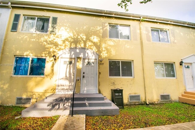 8319 NW 5th Ave in Miami, FL - Building Photo - Building Photo