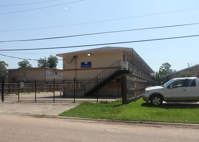 Myriam's House in Baton Rouge, LA - Foto de edificio - Building Photo