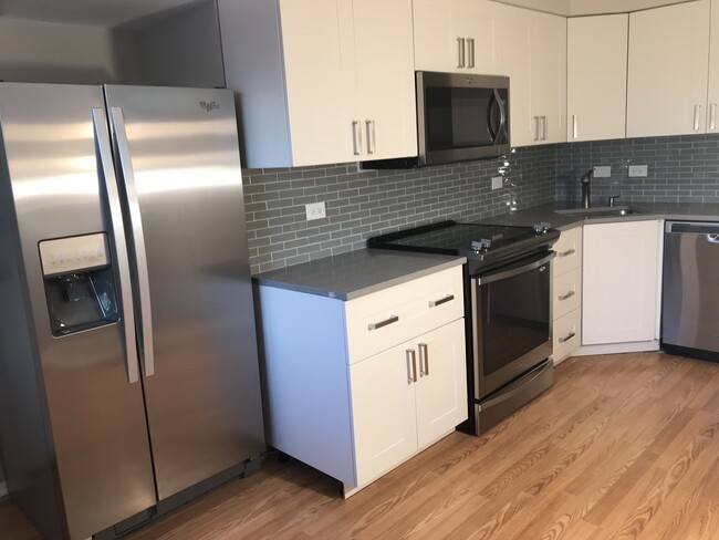 9718 Bianco Ter, Unit 3E in Des Plaines, IL - Foto de edificio - Building Photo