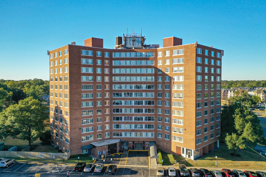 5100 Monument Avenue Condos in Richmond, VA - Foto de edificio