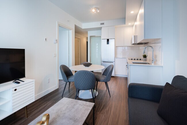 1384 Boul. René-Lévesque O in Montréal, QC - Building Photo - Building Photo