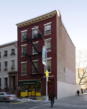 51 MacDougal St in New York, NY - Building Photo - Building Photo