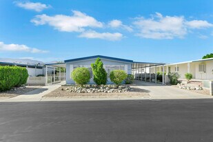 39345 Moronga Canyon Dr in Palm Desert, CA - Building Photo