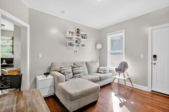 14 Belden St, Unit 1 in New Britain, CT - Building Photo - Building Photo