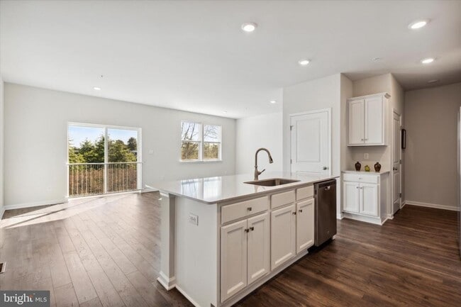 76 Fonthill Ct in Quakertown, PA - Building Photo - Building Photo