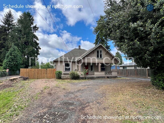 3820 E Main St in Hillsboro, OR - Building Photo - Building Photo