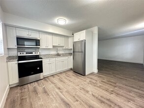 2500 Johnson St in Hollywood, FL - Building Photo - Building Photo