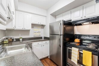 Pines of Ashton in Raleigh, NC - Foto de edificio - Building Photo