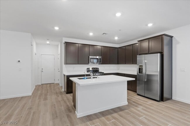 property at 1547 Maria Xing Ave