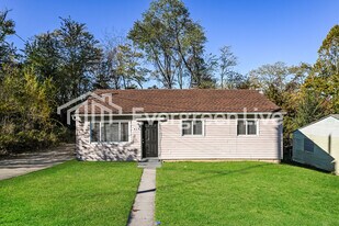 419 Ferdinand Dr in North Versailles, PA - Building Photo