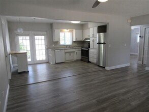 2067 Timber Ln in Clearwater, FL - Building Photo - Building Photo