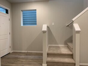 9418 N Chestnut St in Camas, WA - Foto de edificio - Building Photo