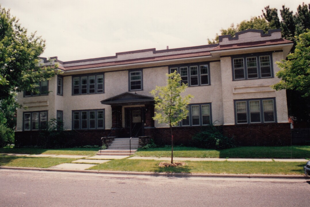 707 W 44th St, Unit 1 in Minneapolis, MN - Building Photo