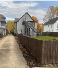 276 Merriman Rd, Unit Unit 2 in Akron, OH - Foto de edificio - Building Photo