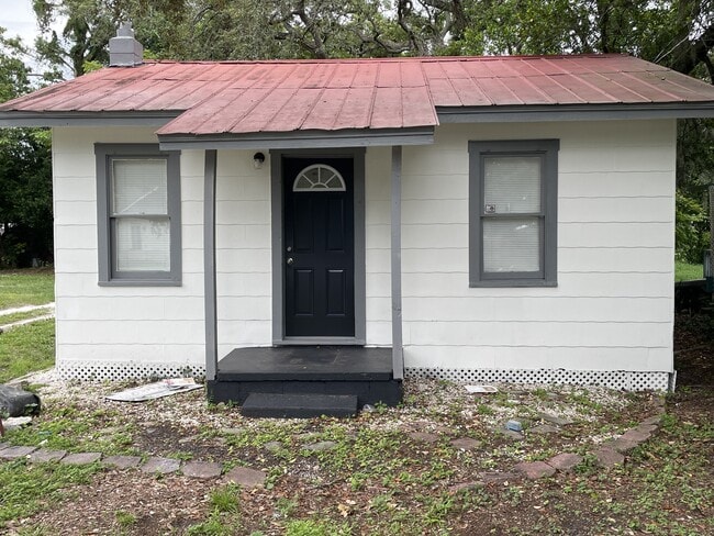 property at 10005 N Arden Ave