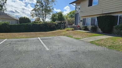1621 Trenton Ave in Bremerton, WA - Building Photo - Building Photo