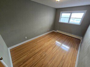 246-246 Home St in Winnipeg, MB - Building Photo - Building Photo