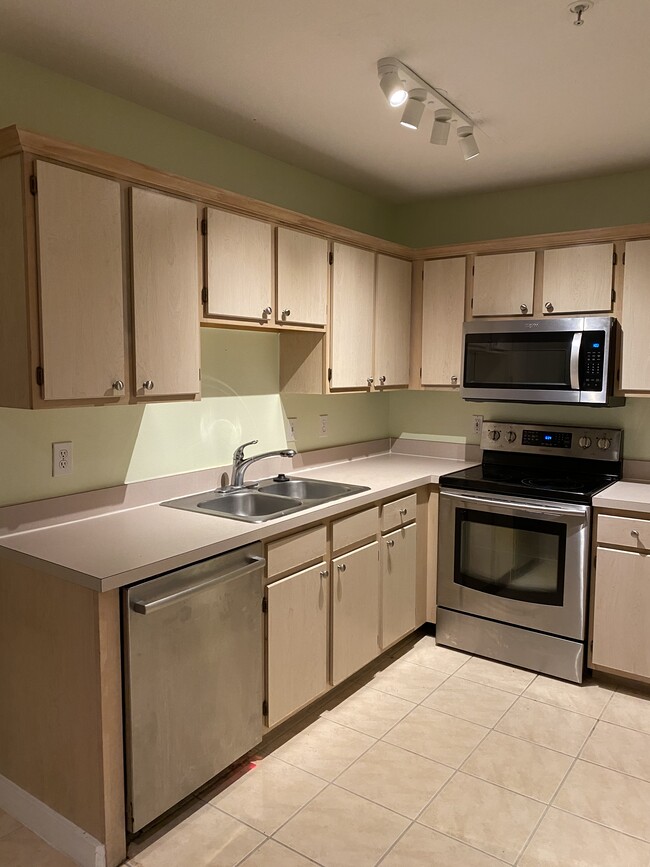 1655 The Greens Way, Unit 3425 in Jacksonville Beach, FL - Building Photo - Building Photo
