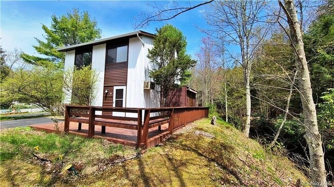 property at 52 Medallion Rd