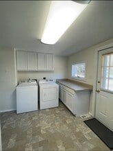 25711 Cave Neck Rd, Unit B in Milton, DE - Building Photo - Building Photo