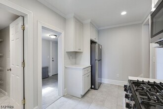 302 N 10th St in Kenilworth, NJ - Building Photo - Building Photo