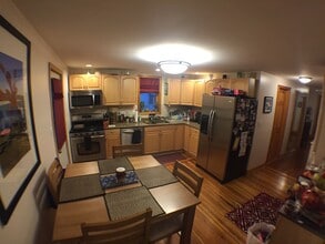 5 Linwood Rd, Unit 1 in Natick, MA - Foto de edificio - Building Photo