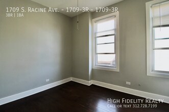 1709 S Racine Ave in Chicago, IL - Building Photo - Building Photo