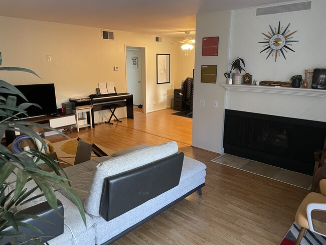 property at 31535 Lindero Canyon Rd