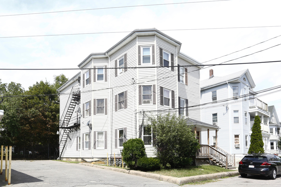 16 Bunker Ave in Brockton, MA - Foto de edificio