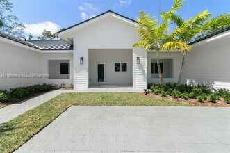4767 SW 87th Ct in Olympia Heights, FL - Building Photo - Building Photo