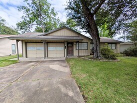 5110 Laurel Ave in Beaumont, TX - Building Photo