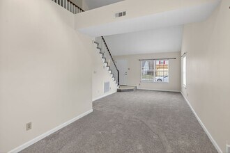 103 Kincaid Ln in Hampton, VA - Building Photo - Building Photo