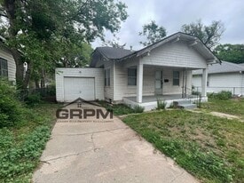 804 E 6th Ave in Hutchinson, KS - Building Photo