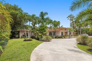 564 Golden Beach Dr in Golden Beach, FL - Building Photo