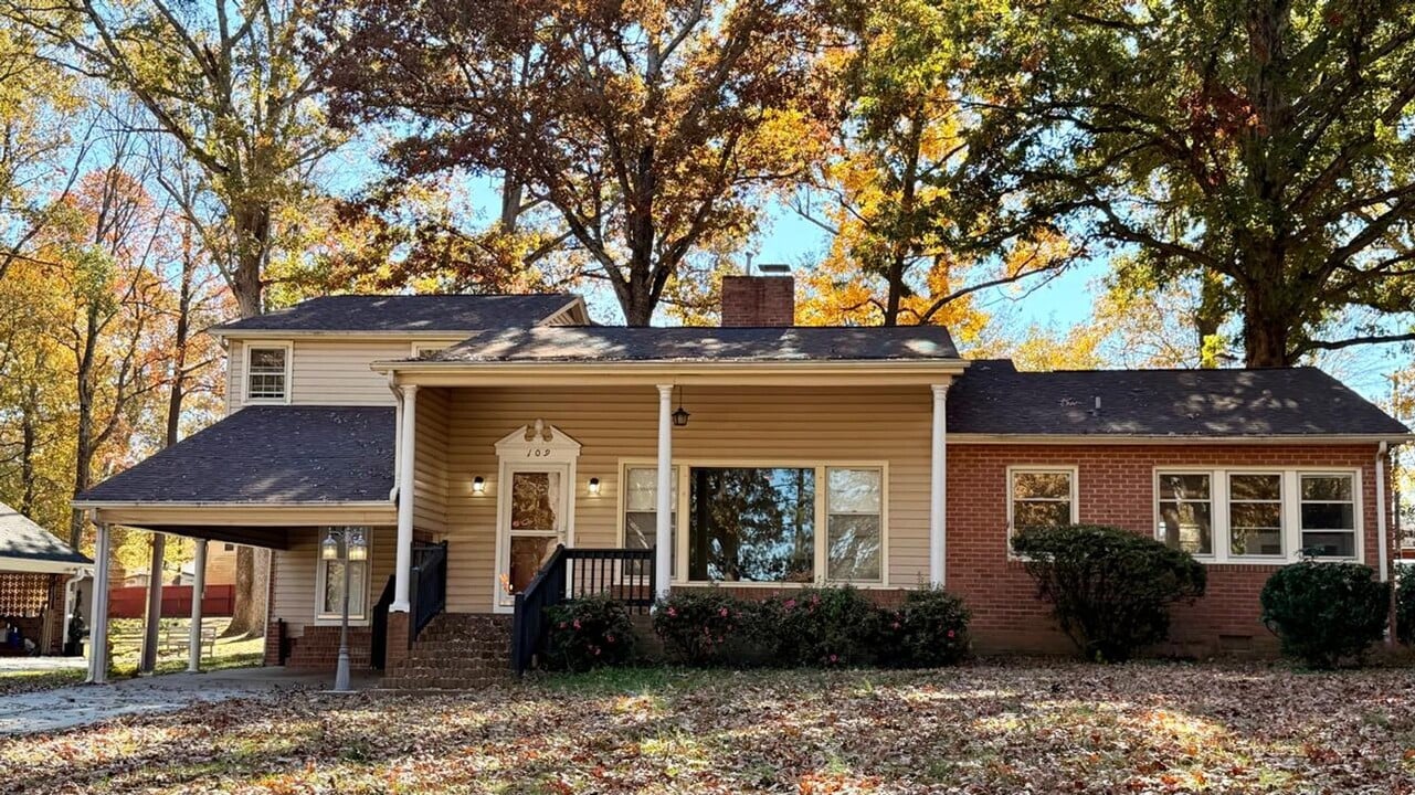 109 Circle Dr in Thomasville, NC - Building Photo