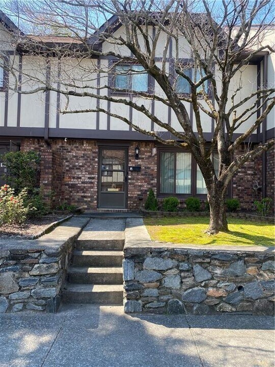 1194 Ashborough Dr in Marietta, GA - Building Photo