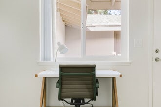 848 Jordan Ave in Los Altos, CA - Building Photo - Building Photo