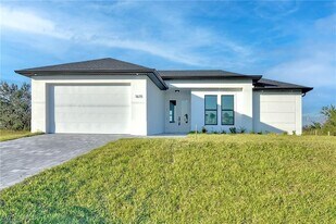 1908 NW 24th Ave in Cape Coral, FL - Building Photo
