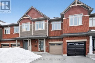 124 Overberg Way in Ottawa, ON - Building Photo