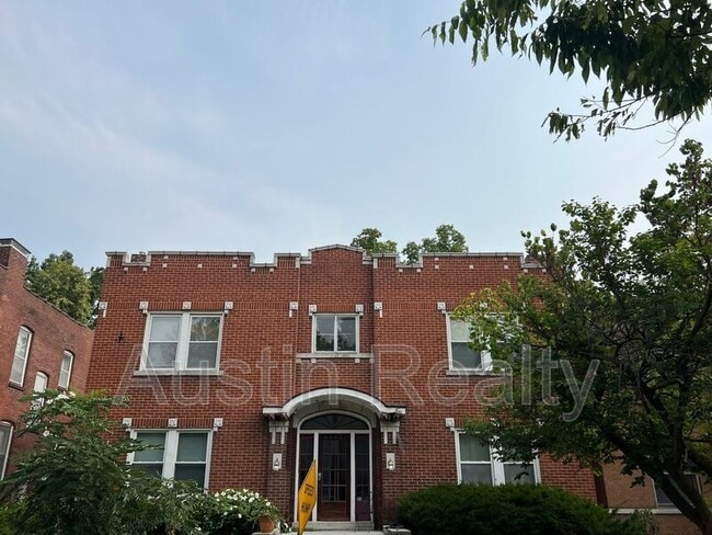 property at 4443 Pershing Ave