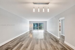 3001 Portofino Isle in Coconut Creek, FL - Building Photo