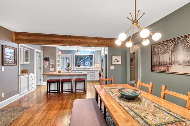 5050 Manitou Rd in Excelsior, MN - Building Photo - Building Photo