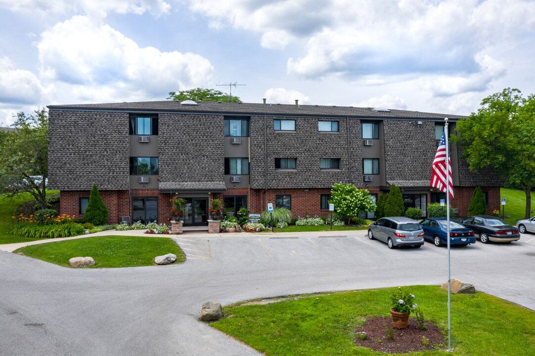 Greenbrook Apartments in Greenfield, WI - Building Photo