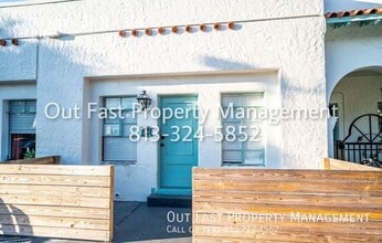 1700 Park St N, Unit 106 in St. Petersburg, FL - Building Photo - Building Photo