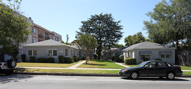 1160-1164 Alameda Ave in Glendale, CA - Foto de edificio - Building Photo