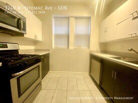 3249 W Potomac Ave in Chicago, IL - Building Photo